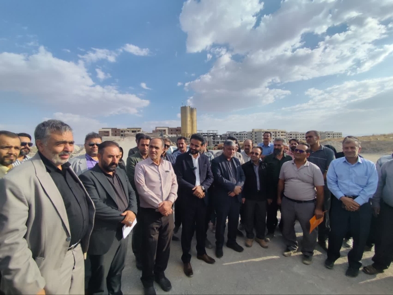 تحویل ۲۰۳ قطعه زمین مسکونی به مشمولان قانون جوانی جمعیت در شهر بروجن در استان چهارمحال و بختیاری