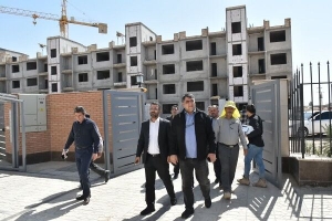 بازدید مسئولان استان سمنان از پروژه ۹۶۸ واحدی نهضت ملی مسکن