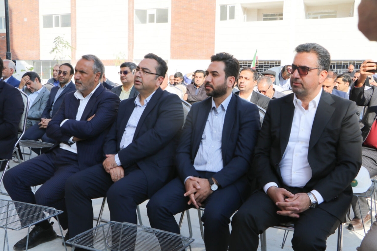 افتتاح پروژه ۱۶۰ واحدی نهضت ملی مسکن جهرم / تمرکز وزارت راه بر اتصال پروژه‌ها به نظام بانکی