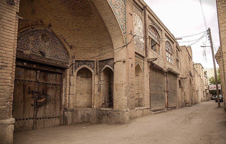 بازدید مدیرعامل شرکت بازآفرینی شهری ایران از محور فتحعلیشاهی و بافت فرسوده شهر کرمان