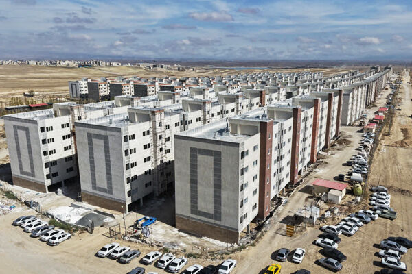 احداث پروژه ۸۲۰ واحدی قطعه یک شهدای طلاییه استان اردبیل