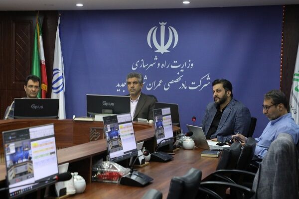 بررسی آخرین وضعیت اجرای طرح نهضت ملی مسکن در شهرهای جدید صدرا و مهستان / تأکید بر تسریع عملیات اجرایی و تعیین تکلیف پروژه‌های اولویت‌دار