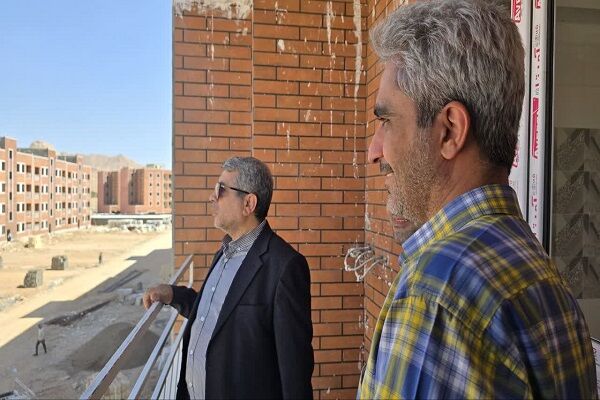 بازدید میدانی مدیرکل راه و شهرسازی شرق استان سمنان از پروژه ۹۲۸ واحدی شاهرود / گره بانکی باز شد ؛ آغاز تحویل واحدها و فعال‌سازی فاز چهارم