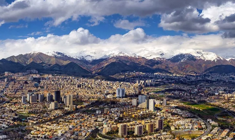 تمرکززدایی از تهران با ساماندهی فعالیت‌ها و کنترل بارگذاری جمعیت دنبال می‌شود